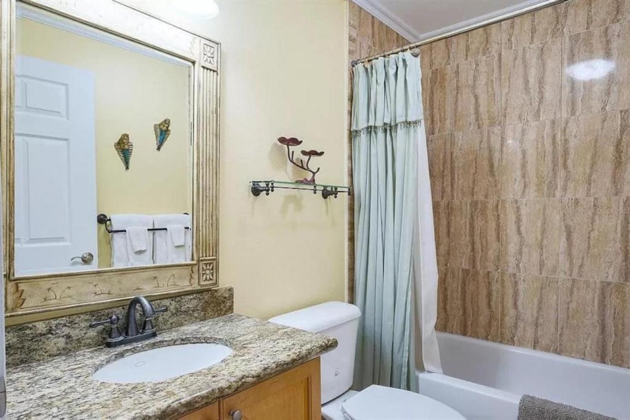 Bright Luxury Oceanfront Condo With Private Balcony And Hotel Pool San Petersburgo Exterior foto
