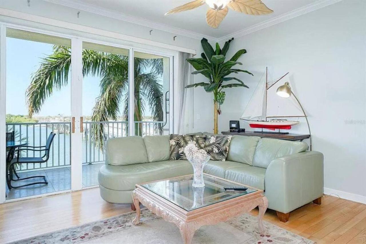 Bright Luxury Oceanfront Condo With Private Balcony And Hotel Pool San Petersburgo Exterior foto